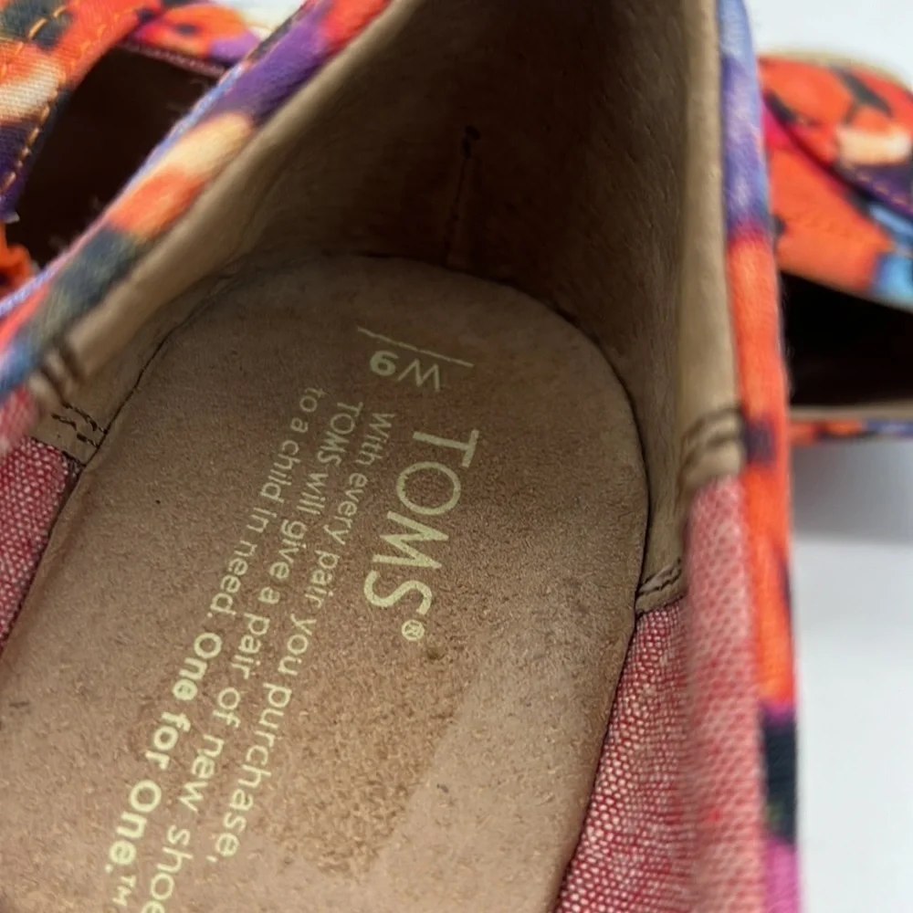 TOMS Espadrille Wedge Slip on Shoe with Peep Toe size 9W